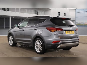 Used Hyundai Santa Fe 2016 for sale - 76236240: Photo 3