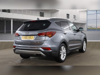 Used Hyundai Santa Fe 2016 for sale - 76236240: Photo 4