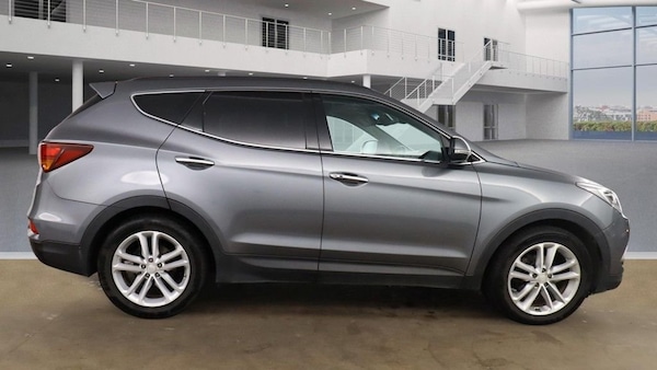 Used Hyundai Santa Fe 2016 for sale - 76236240: Photo 5
