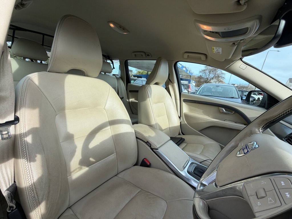 Used Volvo XC70 2016 for sale - 77642209: Photo 17