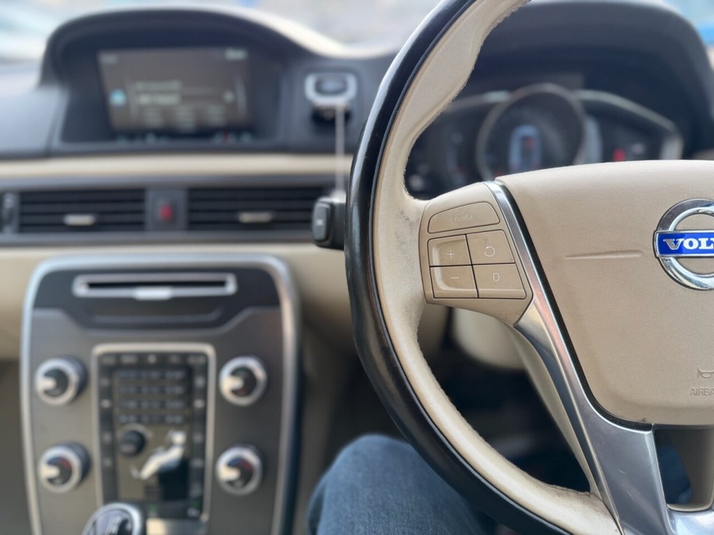 Used Volvo XC70 2016 for sale - 77642209: Photo 23