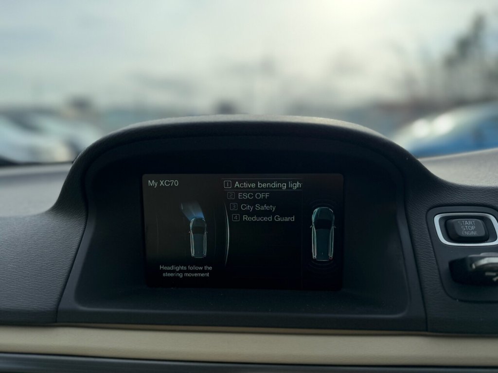 Used Volvo XC70 2016 for sale - 77642209: Photo 28