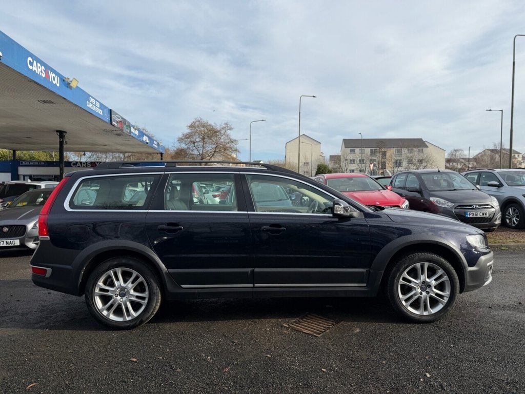 Used Volvo XC70 2016 for sale - 77642209: Photo 8