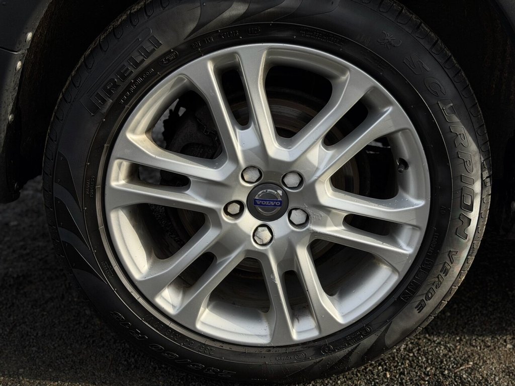 Used Volvo XC70 2016 for sale - 77642209: Photo 9