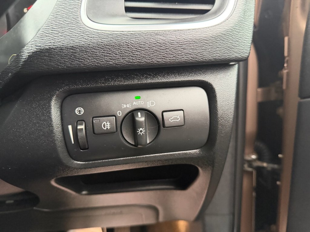 Used Volvo V40 2015 for sale - 77703587: Photo 29