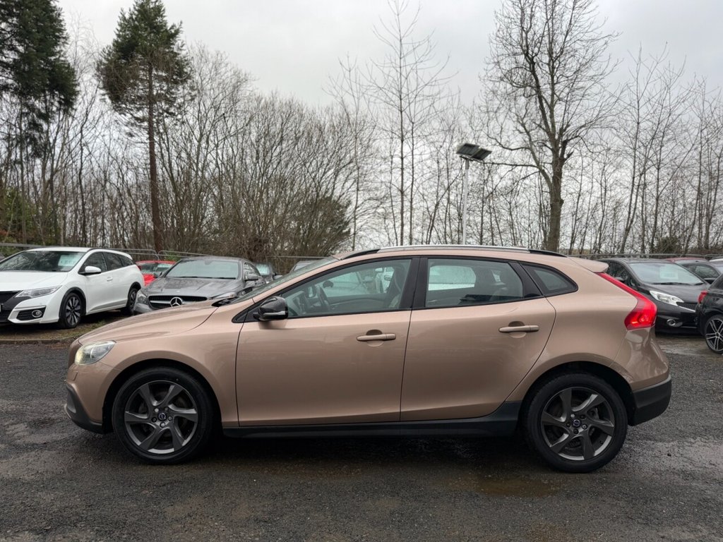 Used Volvo V40 2015 for sale - 77703587: Photo 4