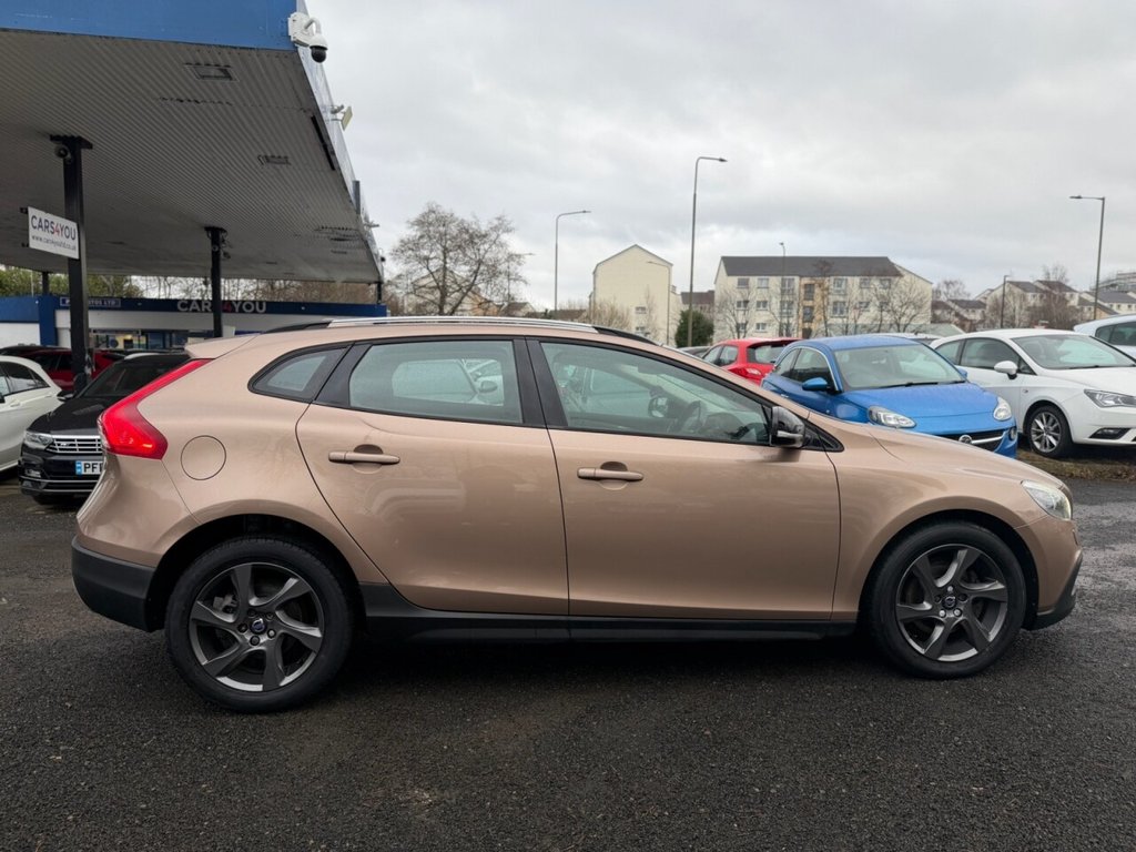Used Volvo V40 2015 for sale - 77703587: Photo 8