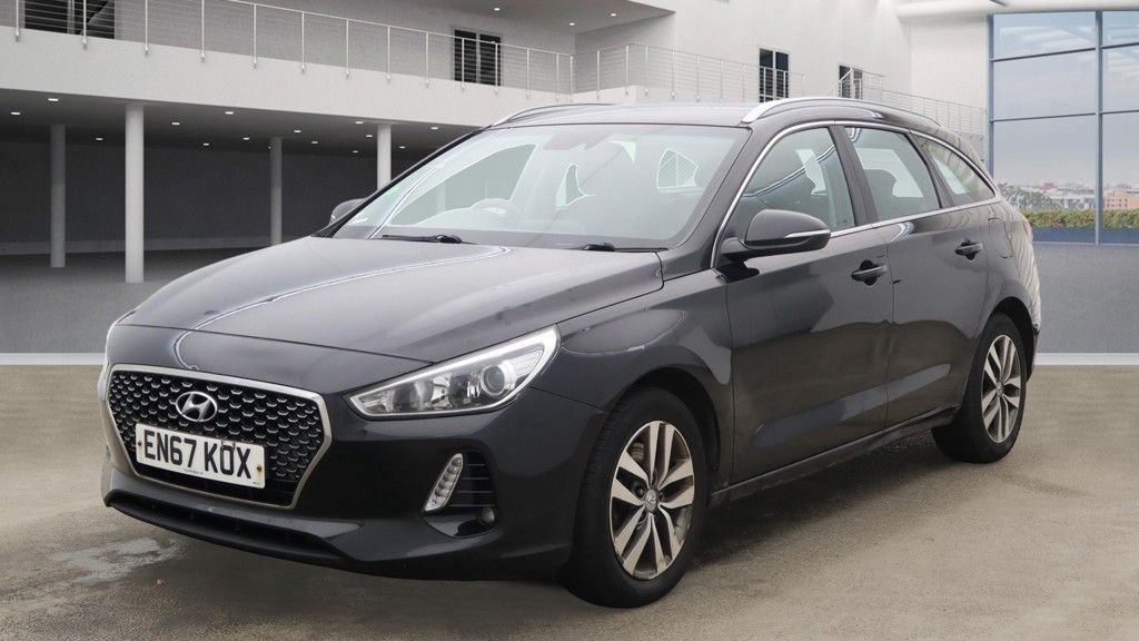 Used Hyundai i30 2018 for sale - 76768084: Photo 2