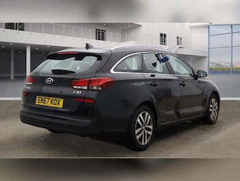 Used Hyundai i30 2018 for sale - 76768084: Photo