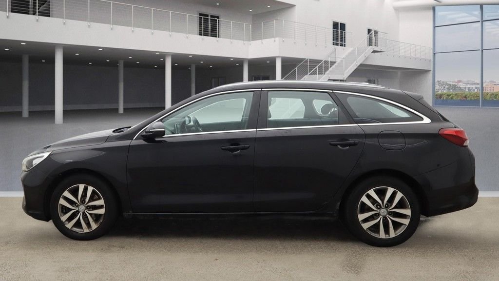 Used Hyundai i30 2018 for sale - 76768084: Photo 6