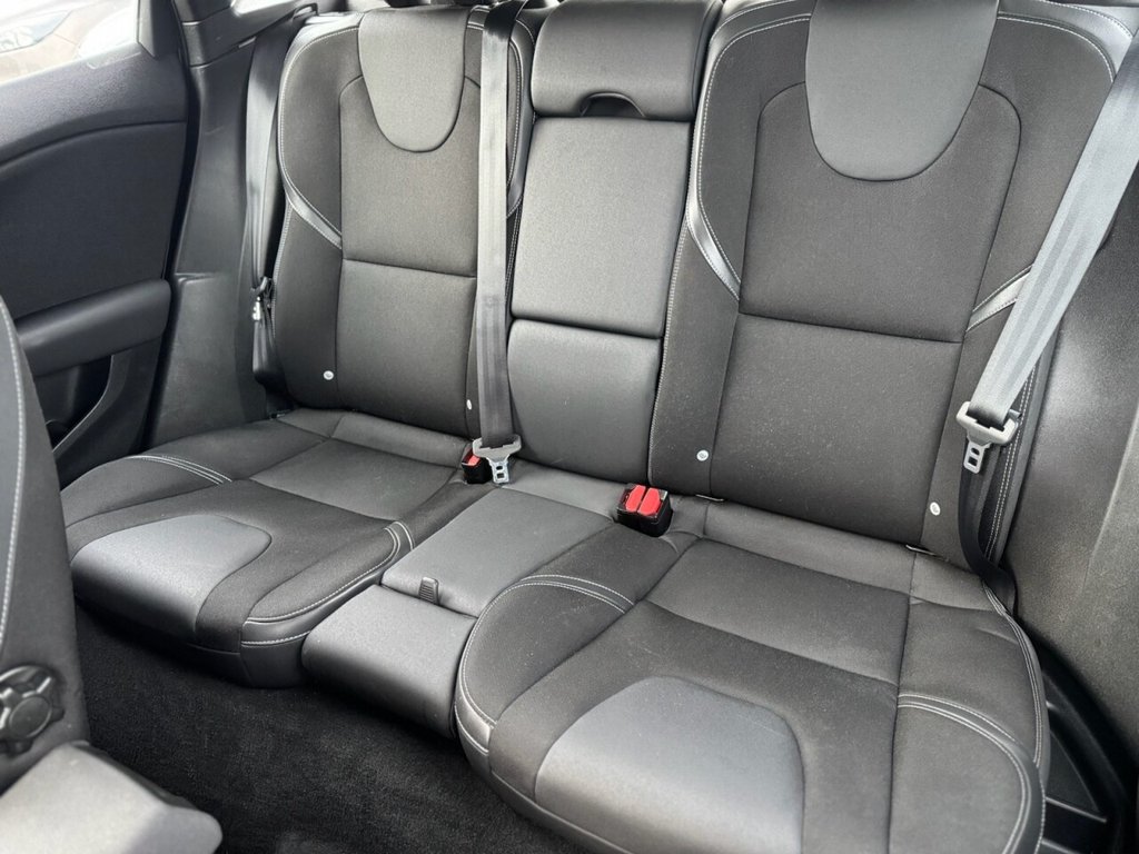 Used Volvo V40 2015 for sale - 77692532: Photo 8