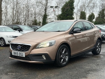 Used Volvo V40 Cross Country 2015 for sale - 77369619: Photo