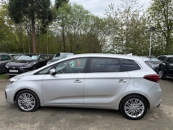 Used Kia Carens 2018 for sale - 78382609: Photo
