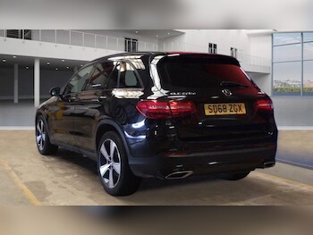 Used Mercedes-Benz GLC 2018 for sale - 77621053: Photo