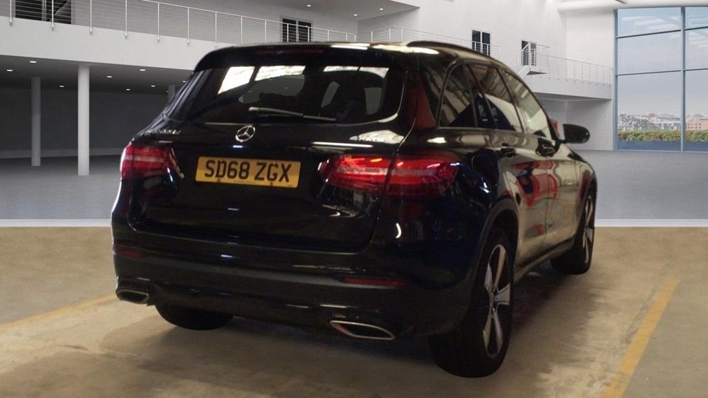 Used Mercedes-Benz GLC 2018 for sale - 77621053: Photo 4