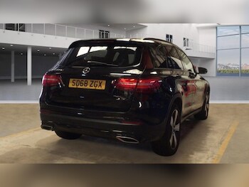 Used Mercedes-Benz GLC 2018 for sale - 77621053: Photo