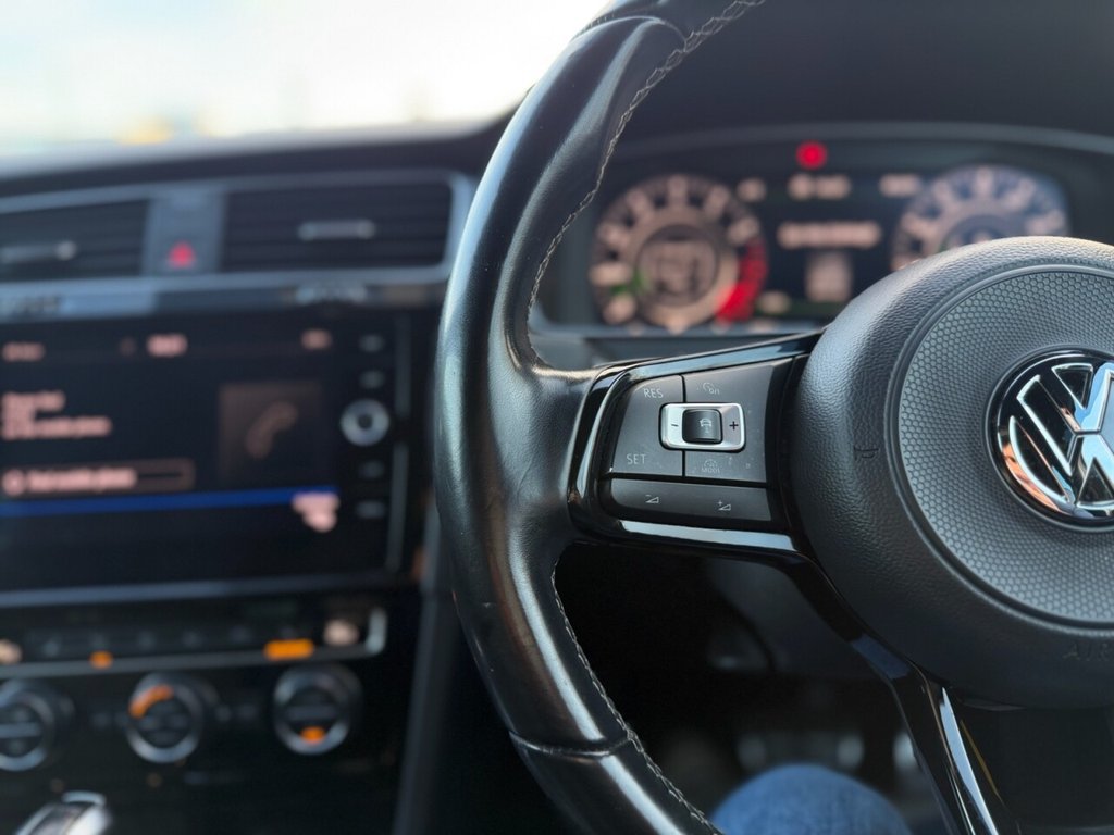 Used Volkswagen Golf 2018 for sale - 77507096: Photo 20