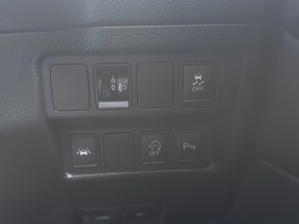 Used Nissan Qashqai 2015 for sale - 76642302: Photo 14