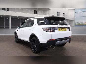 Used Land Rover Discovery Sport 2018 for sale - 77534173: Photo