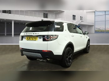 Used Land Rover Discovery Sport 2018 for sale - 77534173: Photo