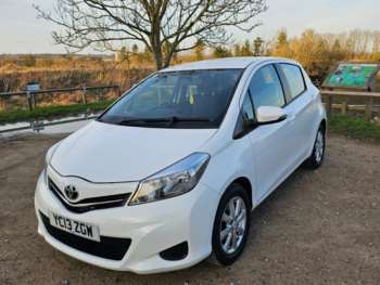 Used Toyota Yaris 2013 for sale - 73893154: Photo