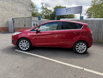 Used Ford Fiesta 2015 for sale - 79430920: Photo