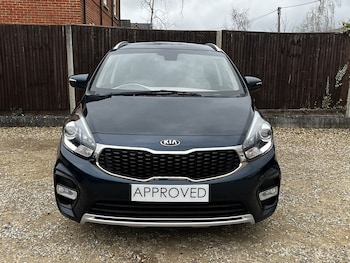 Used Kia Carens 2017 for sale - 78190541: Photo