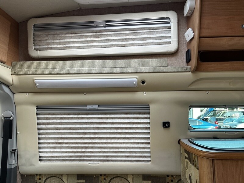 Used Volkswagen Transporter 2010 for sale - 78190543: Photo 69