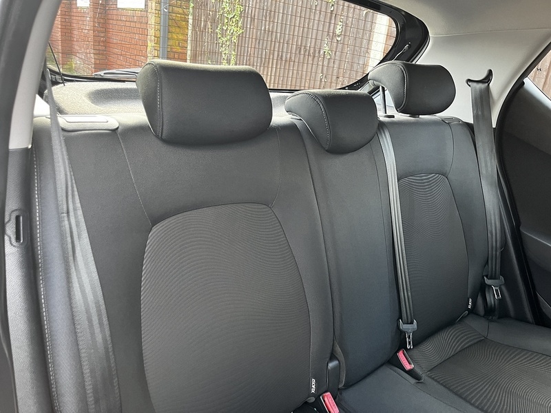 Used Hyundai i10 2018 for sale - 78190535: Photo 30