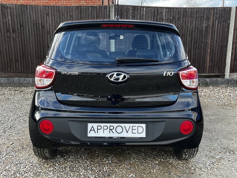 Used Hyundai i10 2018 for sale - 78190535: Photo 9