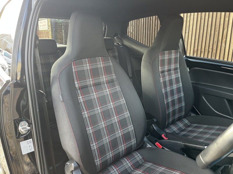 Used Volkswagen up! 2018 for sale - 78190532: Photo 24