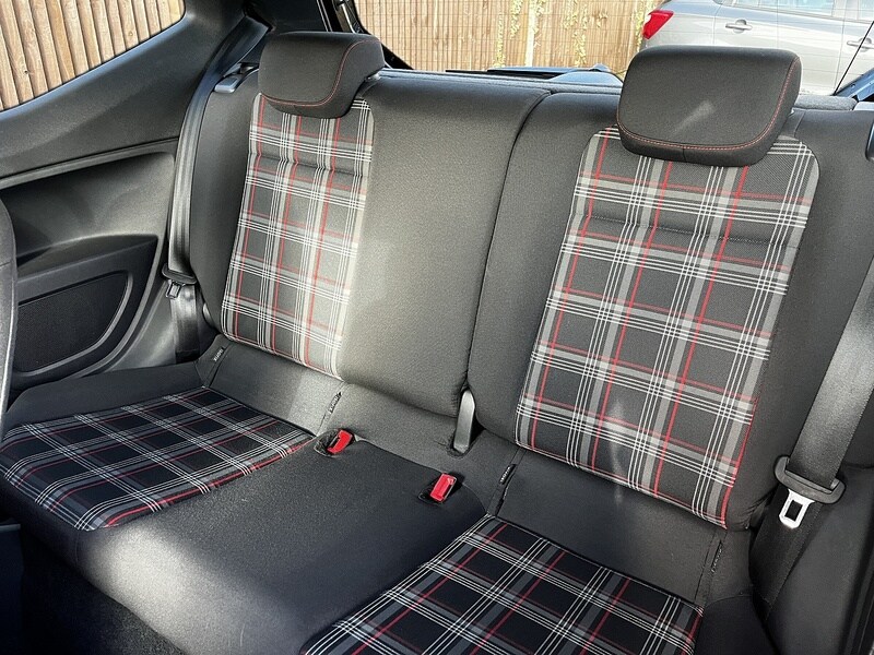 Used Volkswagen up! 2018 for sale - 78190532: Photo 25