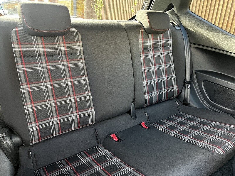 Used Volkswagen up! 2018 for sale - 78190532: Photo 26