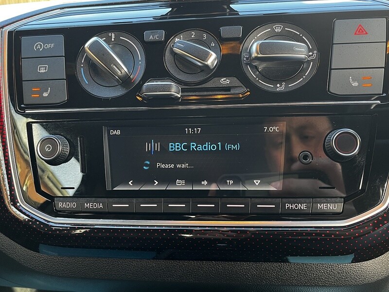 Used Volkswagen up! 2018 for sale - 78190532: Photo 28