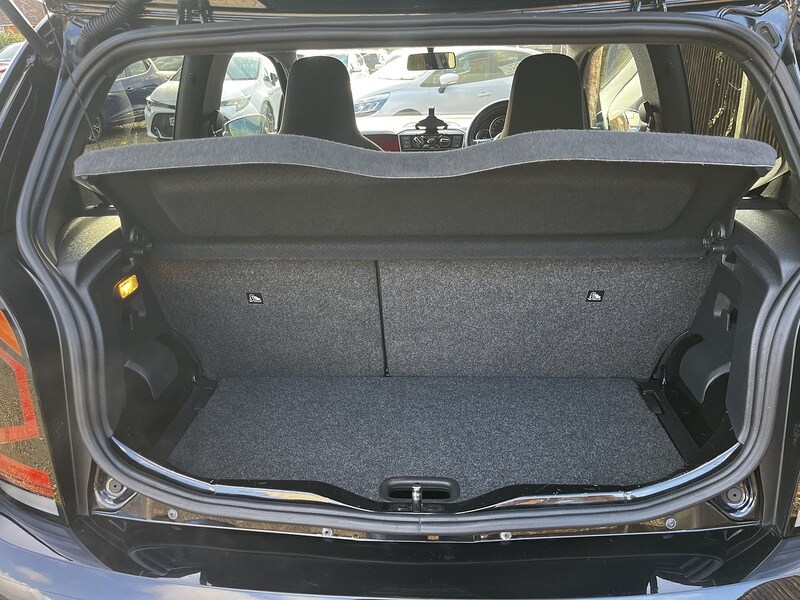 Used Volkswagen up! 2018 for sale - 78190532: Photo 30