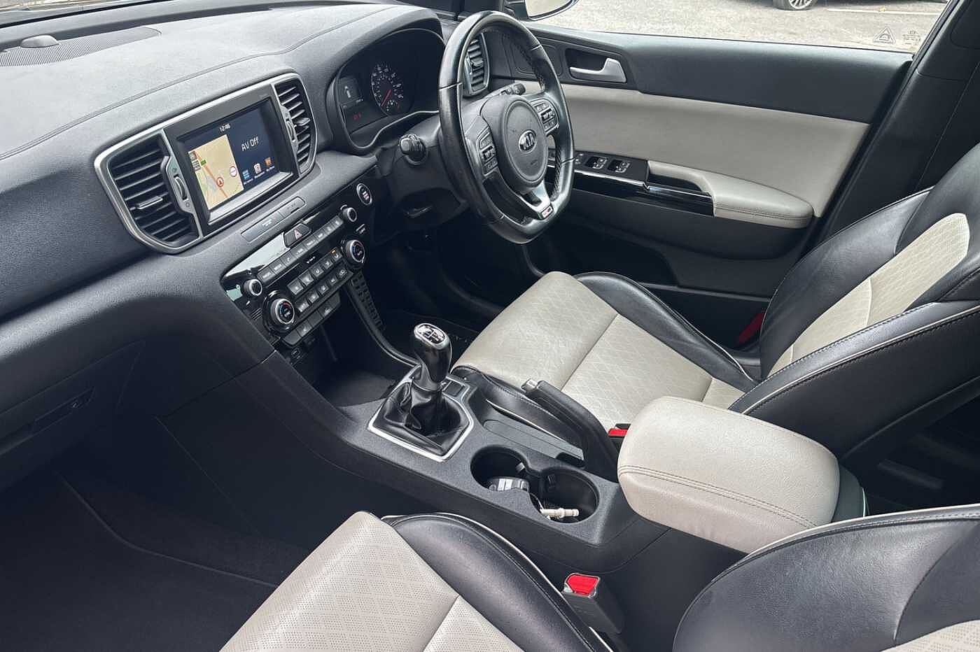 Used Kia Sportage 2017 for sale - 76673421: Photo 2