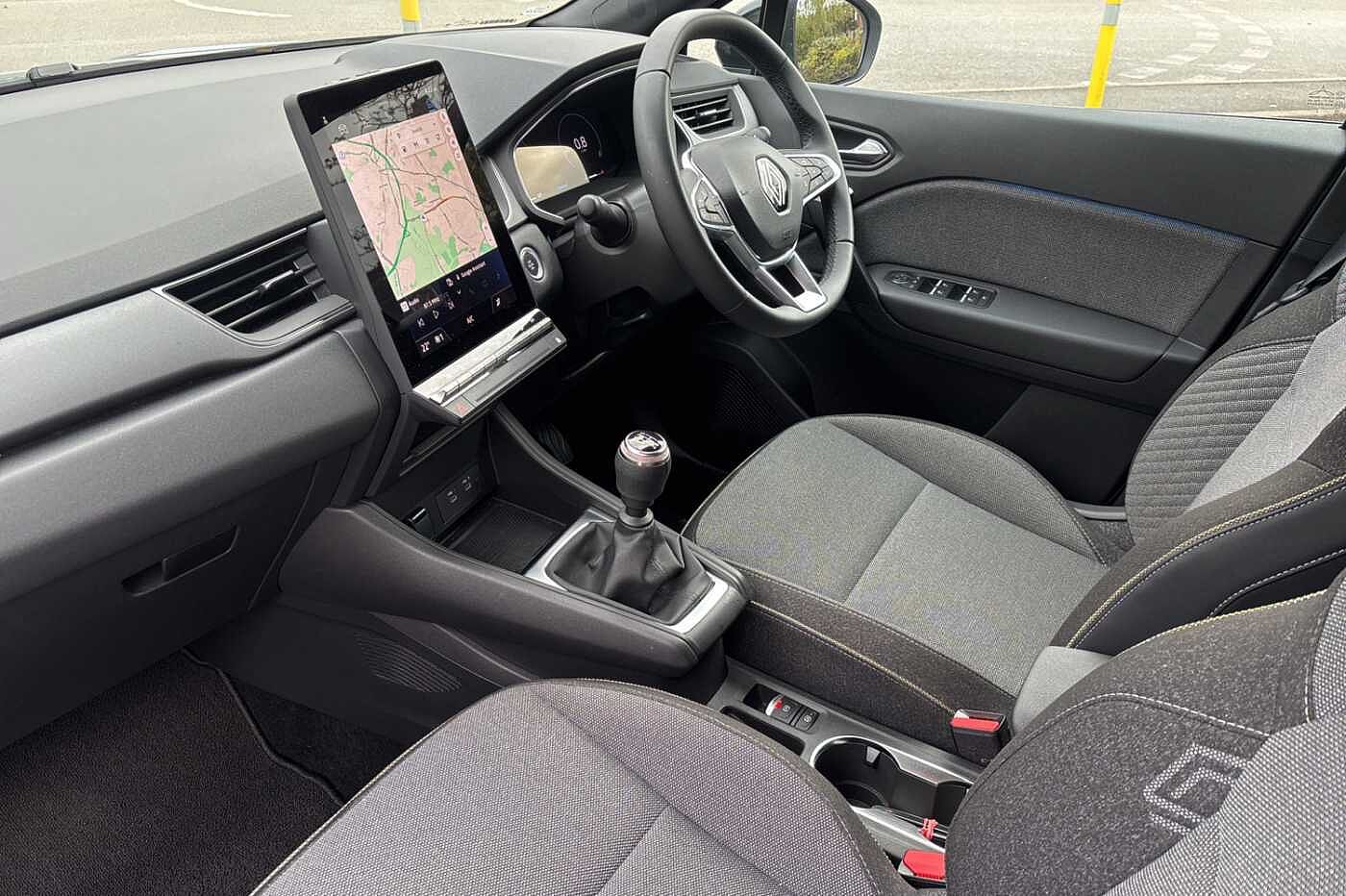 Used Renault Captur 2024 for sale - 76677451: Photo 2