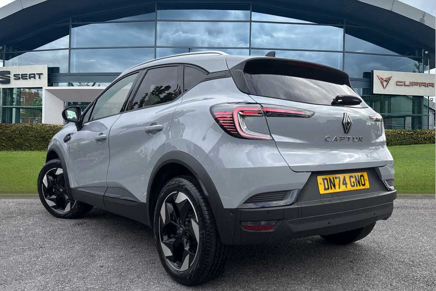 Used Renault Captur 2024 for sale - 76677451: Photo 3