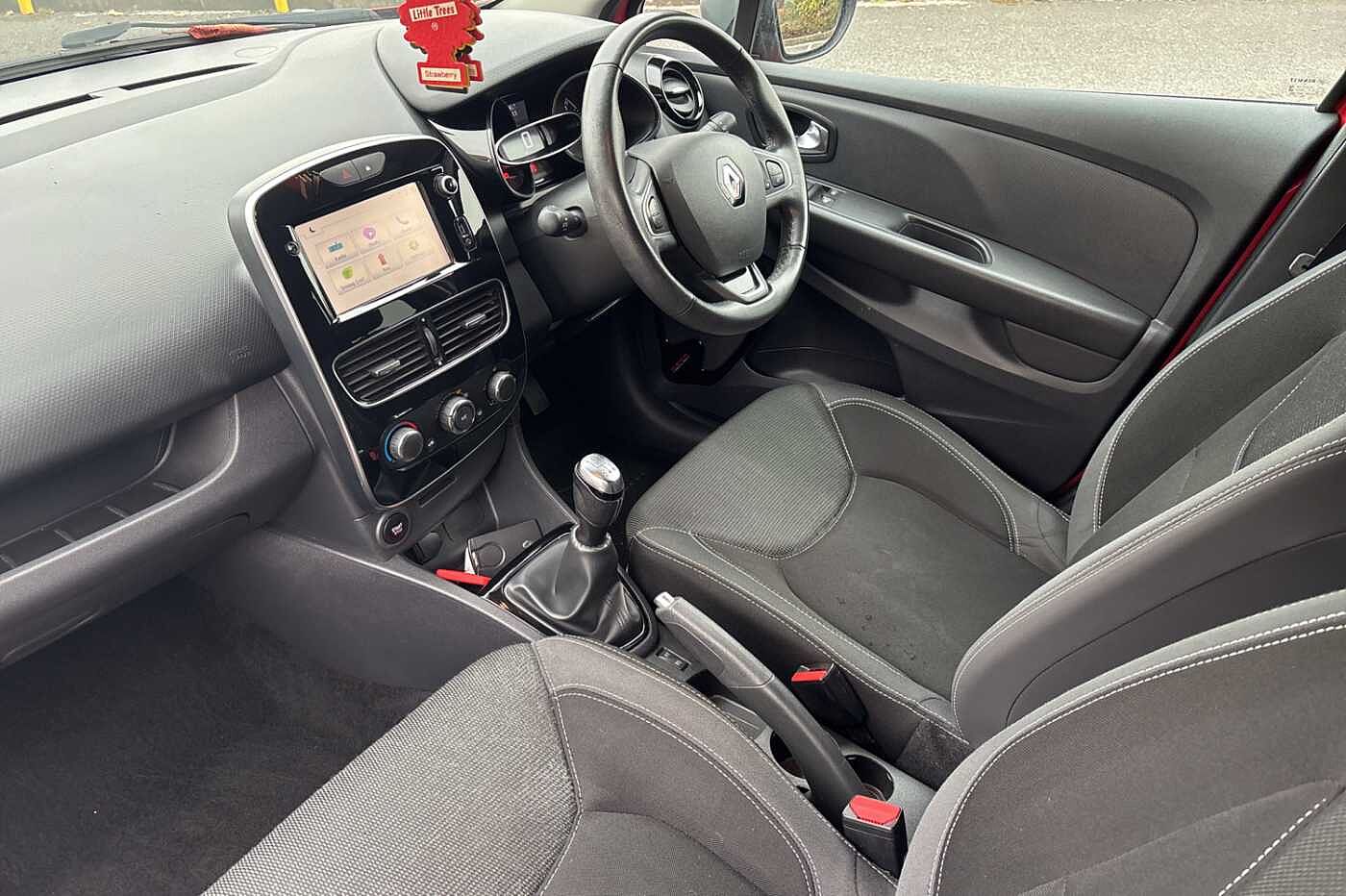 Used Renault Clio 2017 for sale - 76673377: Photo 2