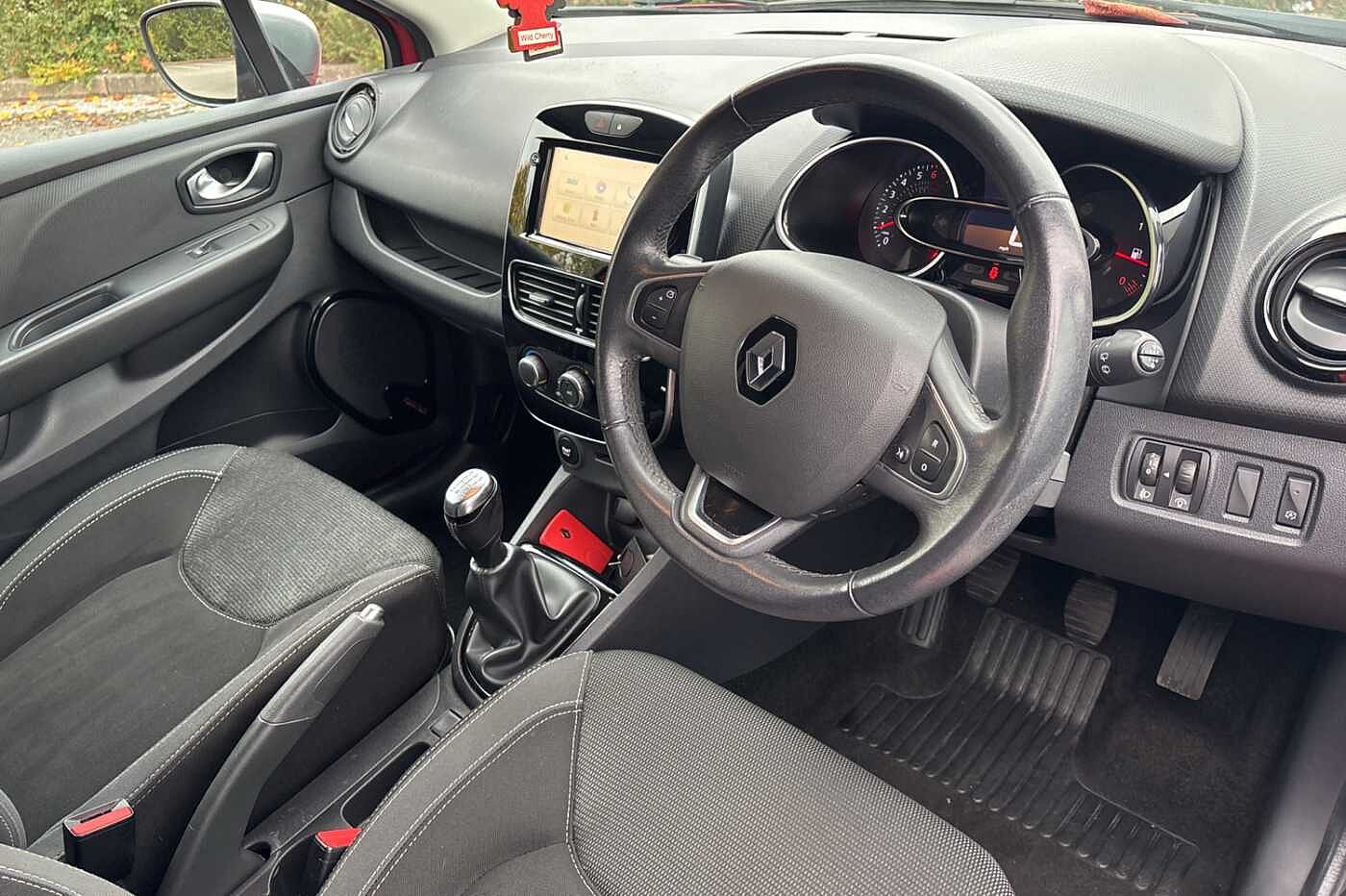 Used Renault Clio 2017 for sale - 76673377: Photo 6