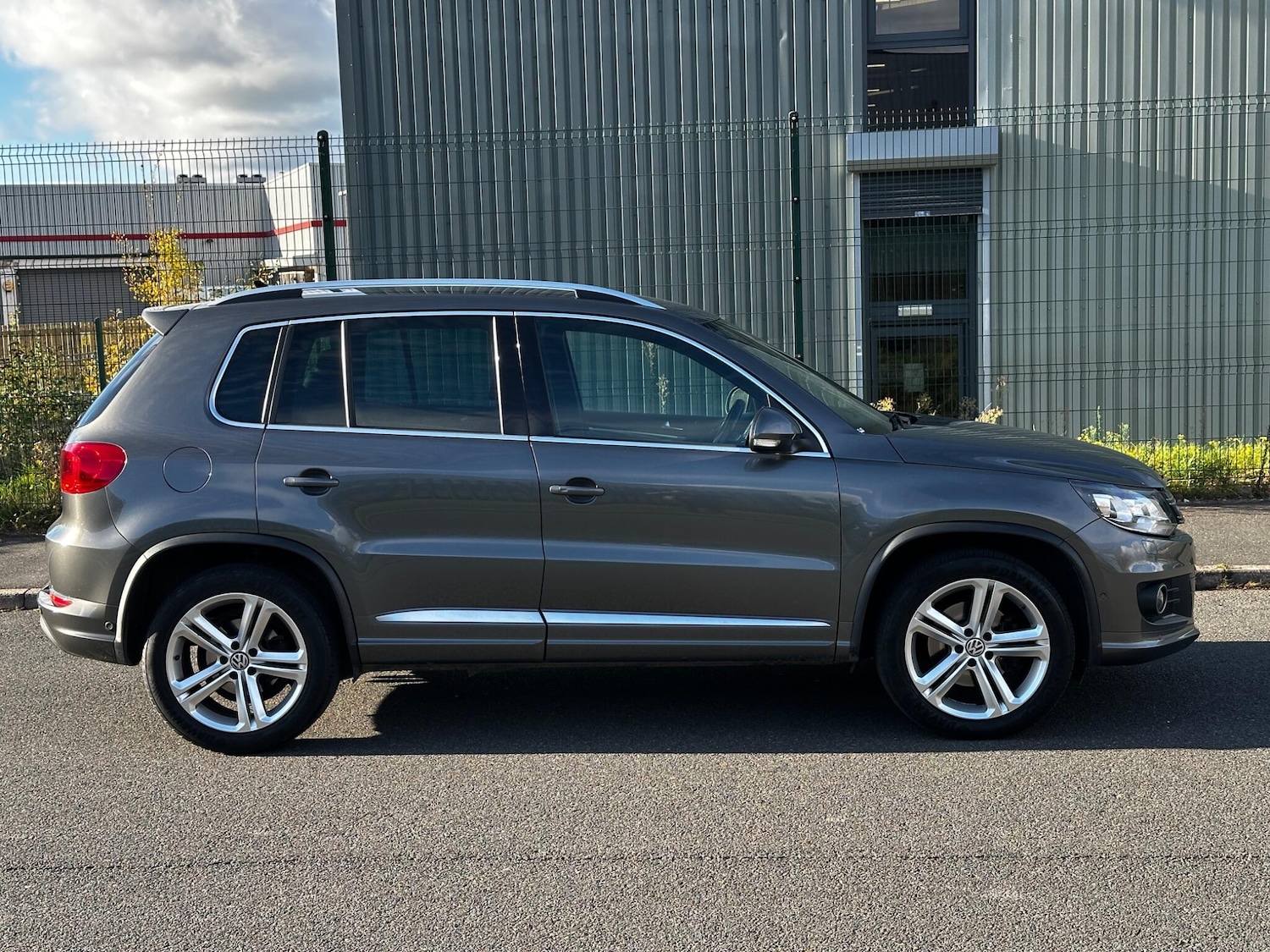 Used Volkswagen Tiguan for sale - 76433208: Photo 14
