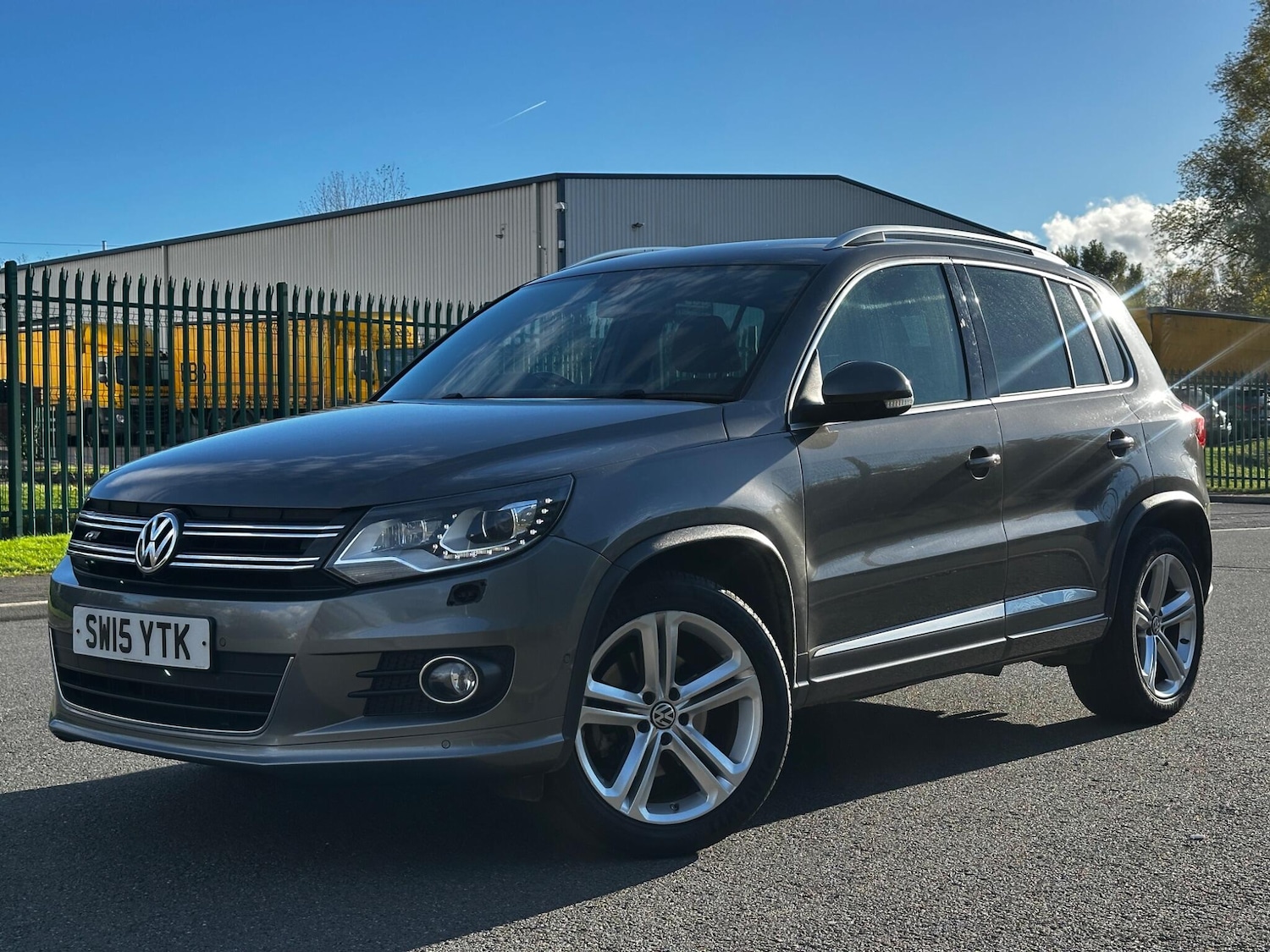 Used Volkswagen Tiguan for sale - 76433208: Photo 2