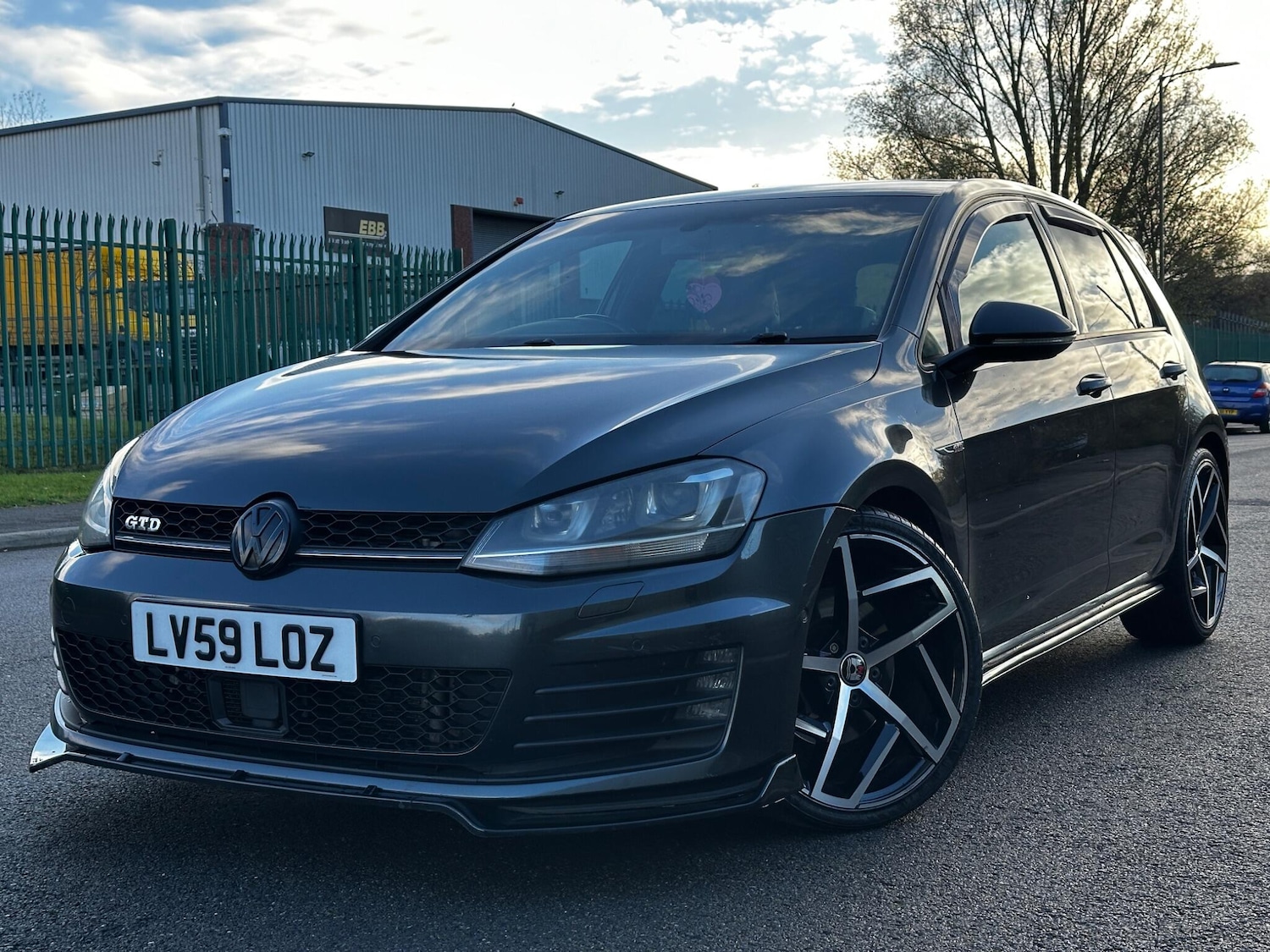 Used Volkswagen Golf 2016 for sale - 76632986: Photo 2