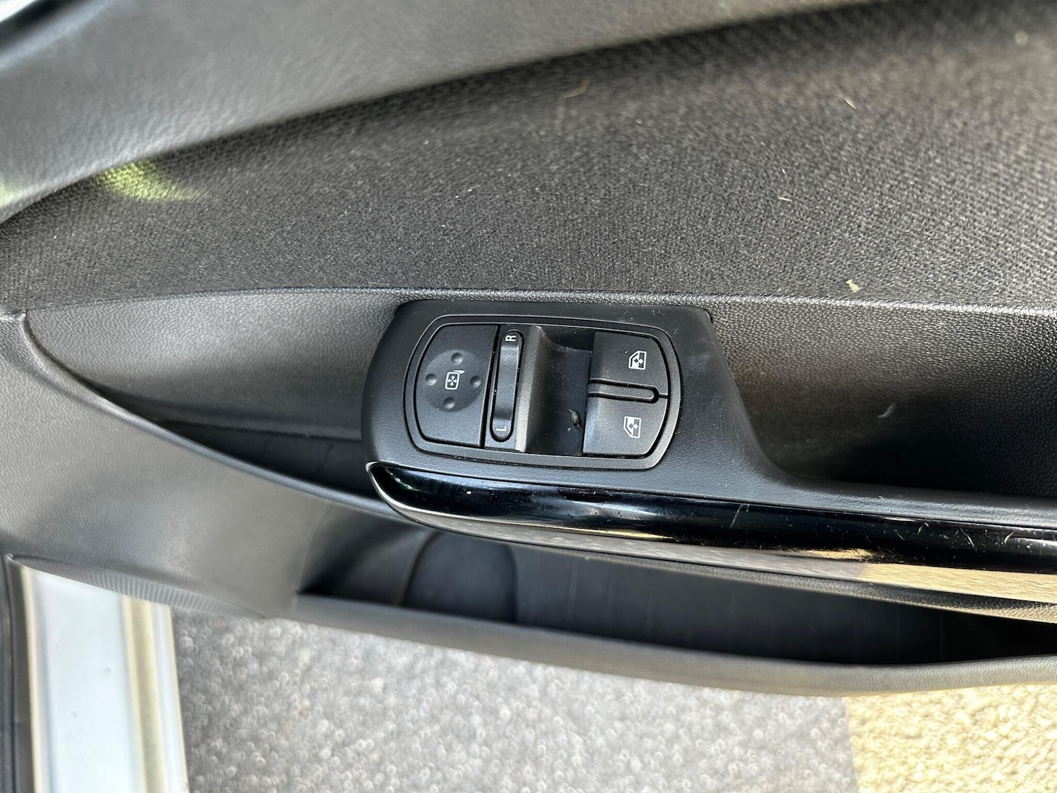 Used Vauxhall Corsa 2009 for sale - 76446858: Photo 25