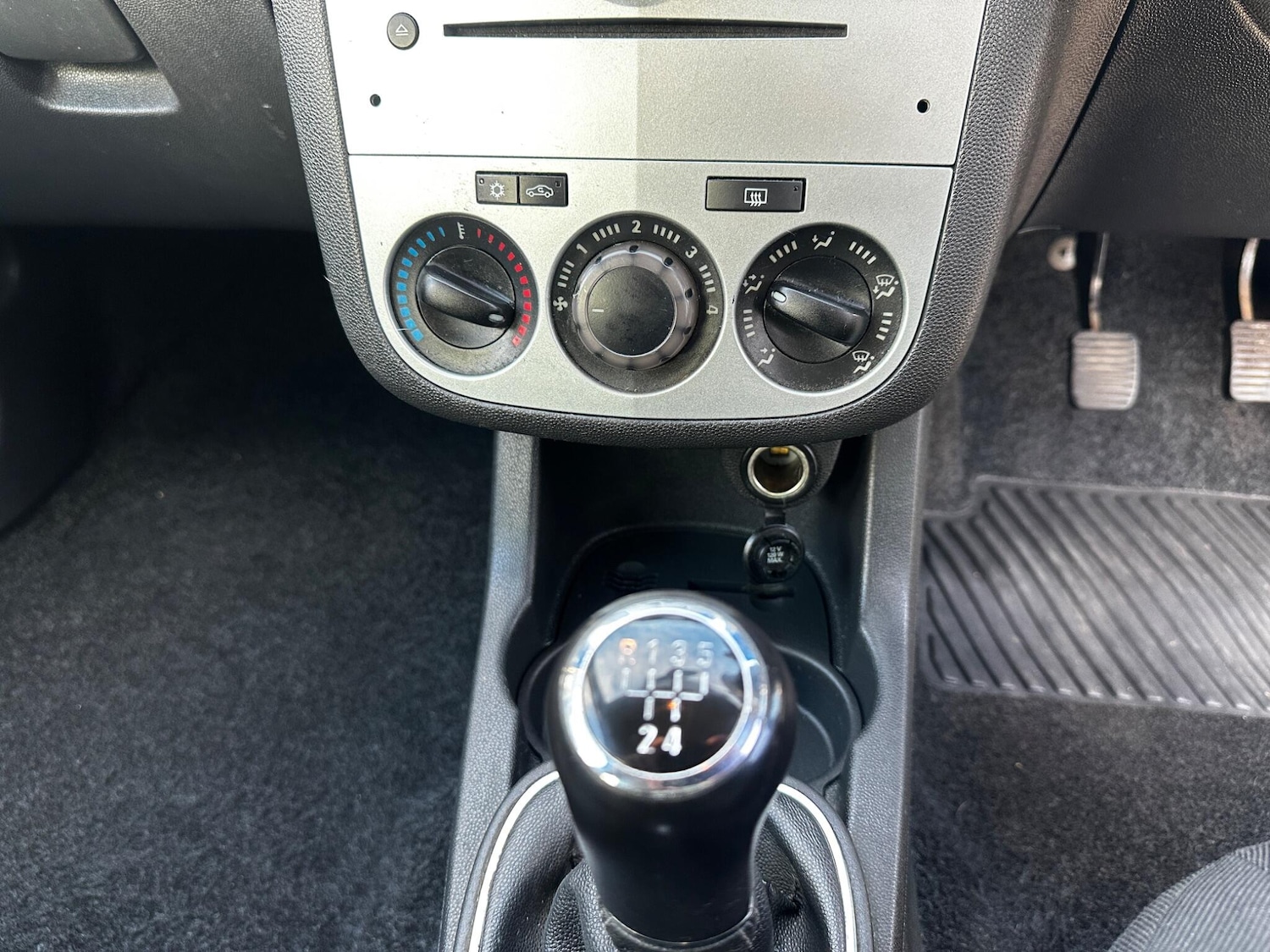 Used Vauxhall Corsa 2009 for sale - 76446858: Photo 28