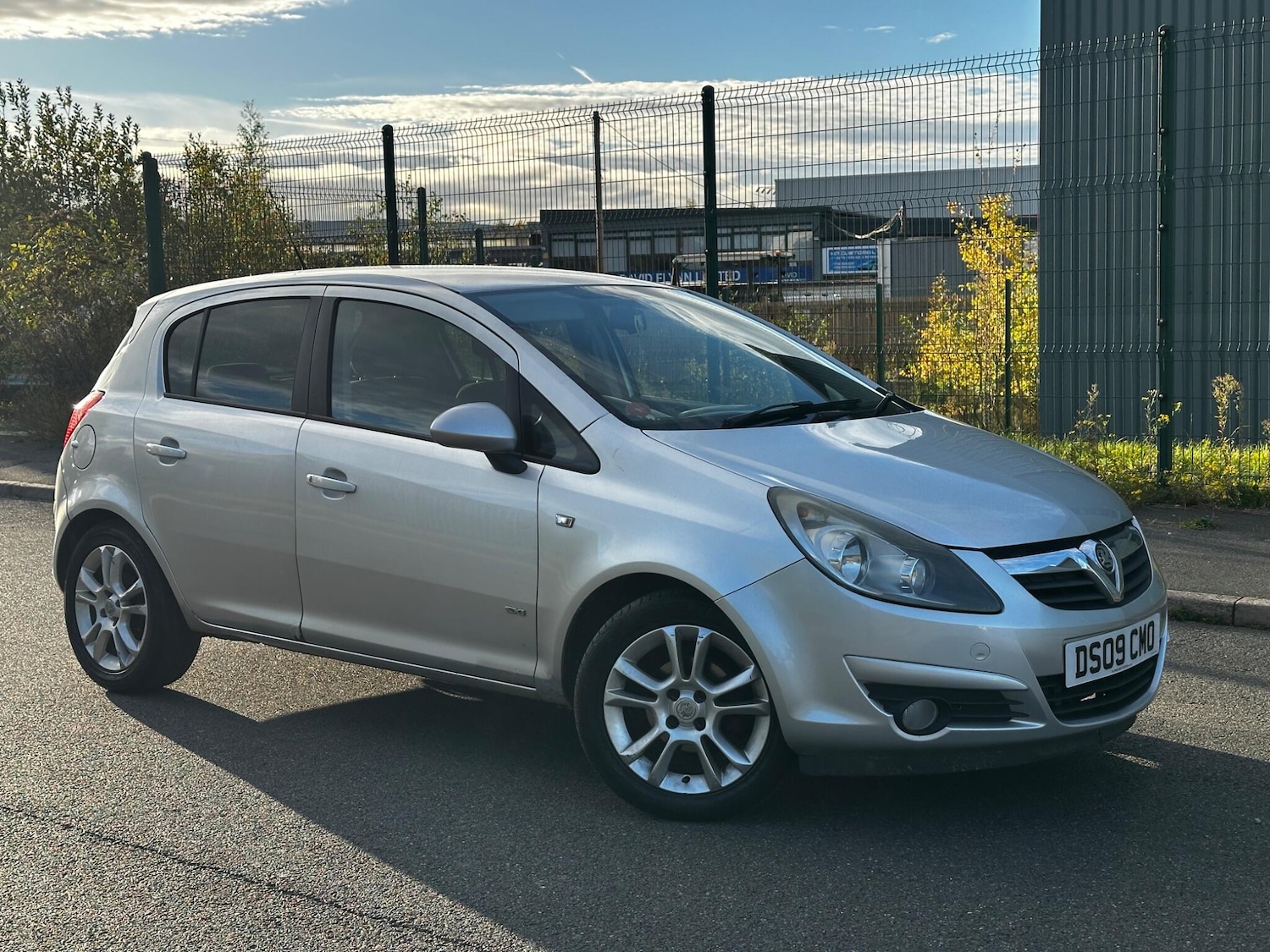 Used Vauxhall Corsa 2009 for sale - 76446858: Photo 3