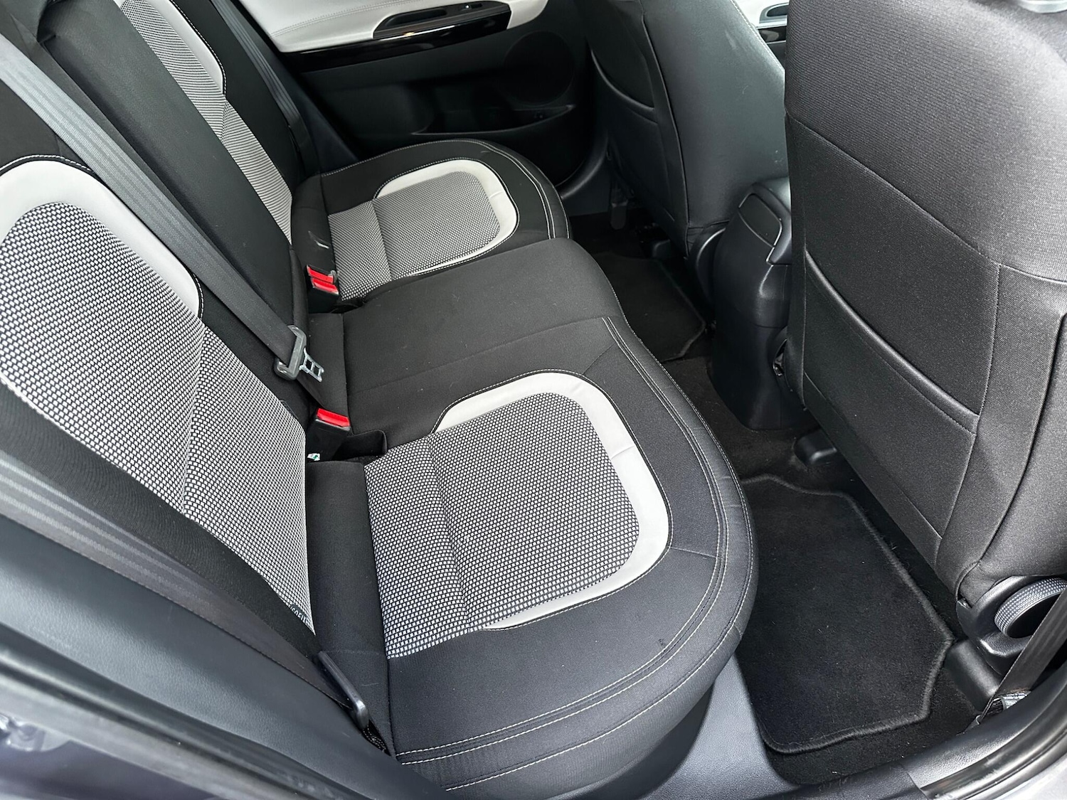 Used Kia Ceed 2014 for sale - 76667341: Photo 27