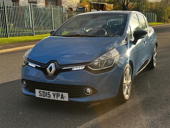 Used Renault Clio 2015 for sale - 76432844: Photo