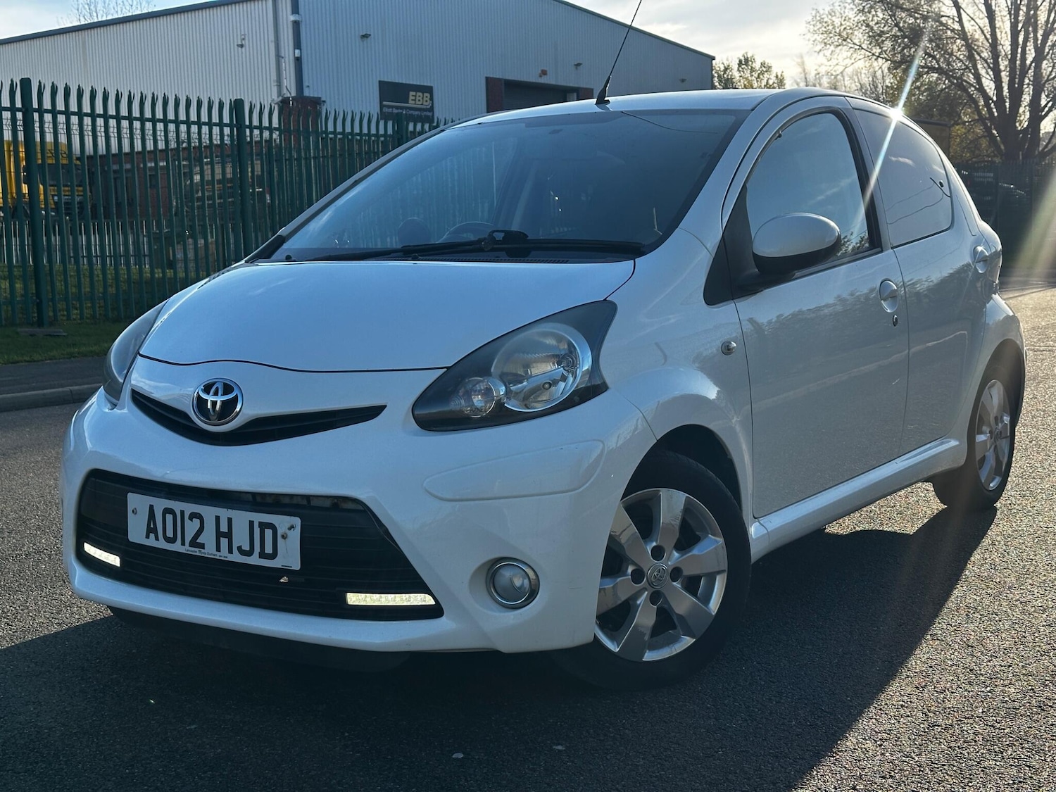 Used Toyota AYGO 2012 for sale - 76646095: Photo 2
