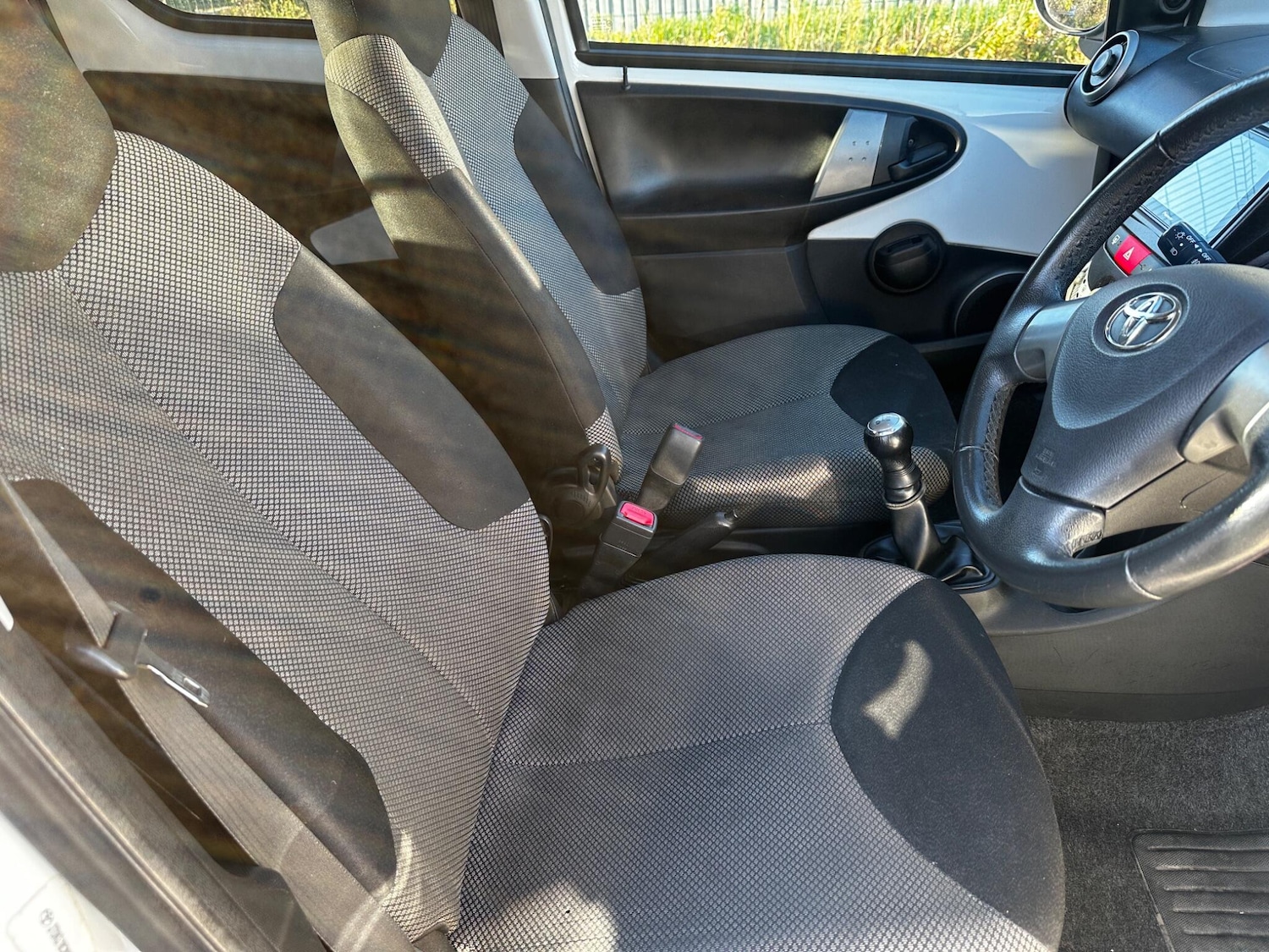 Used Toyota AYGO 2012 for sale - 76646095: Photo 24